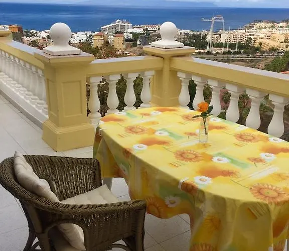 Magnific Americas View 아데제